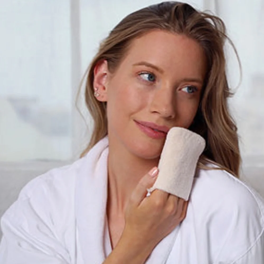 DAILY CONCEPTS Mini Facial Scrubber Gentle